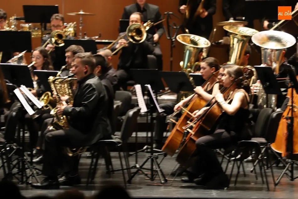 Foto 3 - La Banda Sinf&oacute;nica del Coscyl ofrece un concierto bajo la batuta del profesor Rub&eacute;n Prades