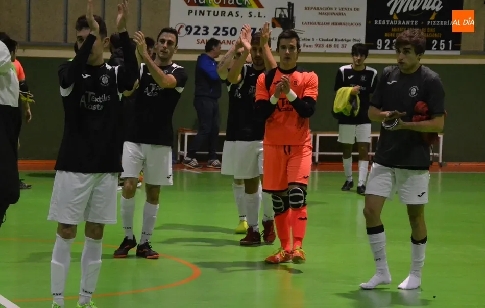 Foto 3 - Jorge Crespo y Jos&eacute; le dan la victoria al III Senior ante el Inter Sala en un minuto final de...