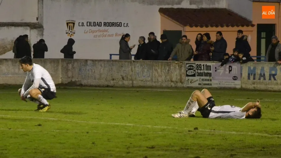 Foto 4 - El Senior del Ciudad Rodrigo prosigue con su ins&oacute;lita ca&iacute;da libre  