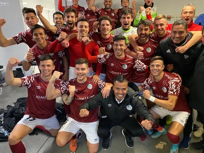 Los jugadores del Salamanca UDS celebran los tres puntos logrados en Haro / Twitter Dani Sotres