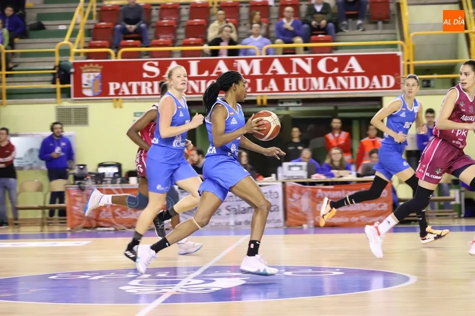 Acción del encuentro entre Perfumerías Avenida y Araski / Lydia González