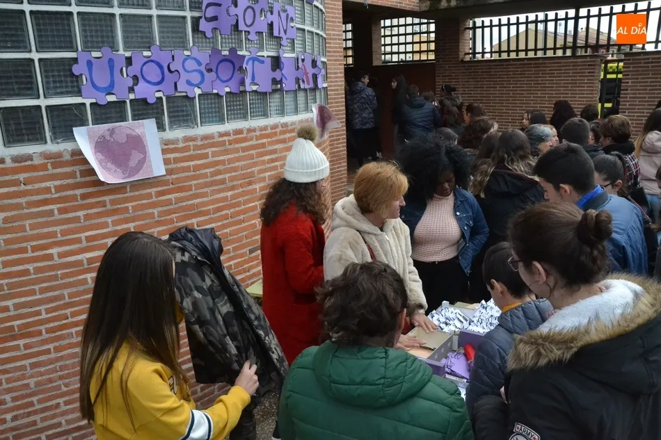 Foto 2 - El IES Fray Diego Tadeo construye un mundo libre de violencia de g&eacute;nero  