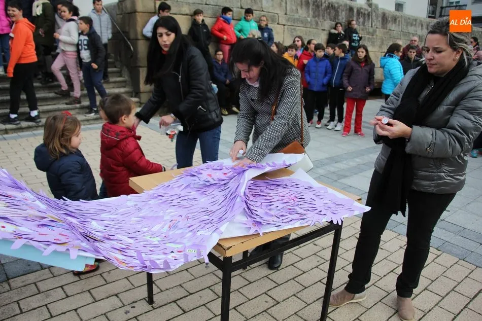 Foto 11 - Vitigudino manifiesta su rechazo a la violencia de g&eacute;nero