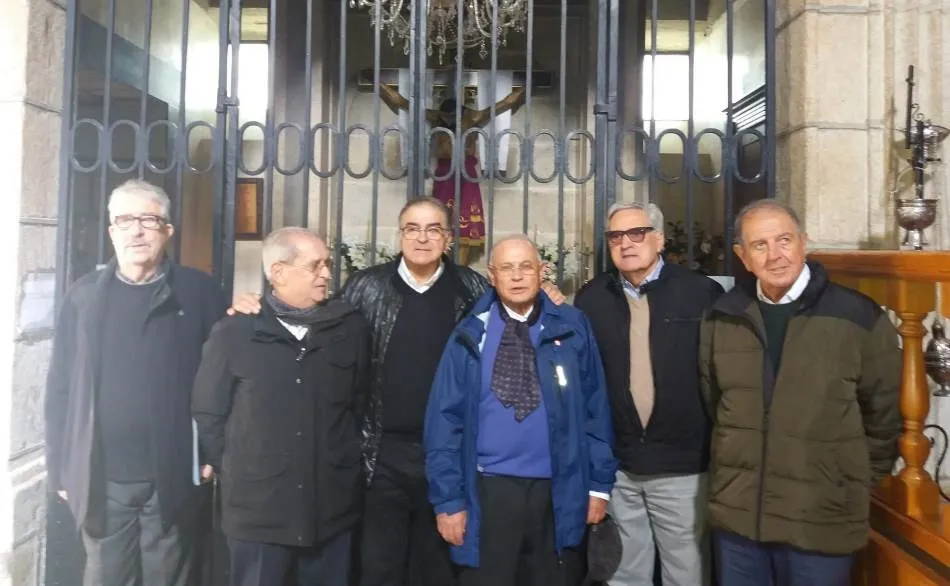 Los miembros de la Peña Gutenberg cantan en Tamames para honrar al Cristo del Amparo  