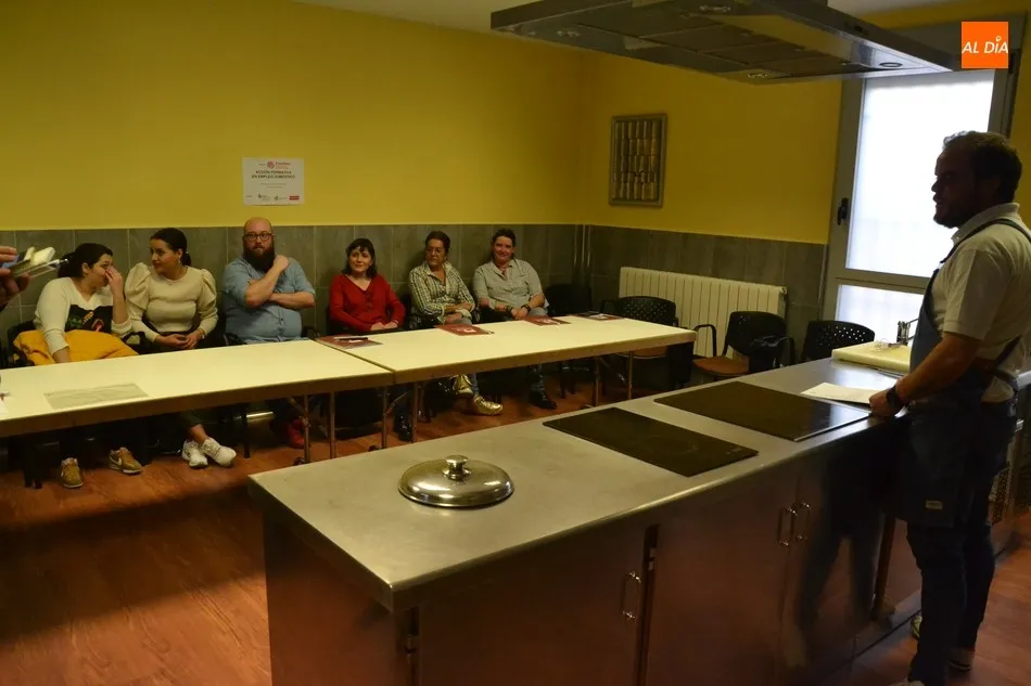 Foto 2 - Arranca el curso de la Asociaci&oacute;n de Hosteler&iacute;a para darle un nuevo toque a pinchos y tapas  