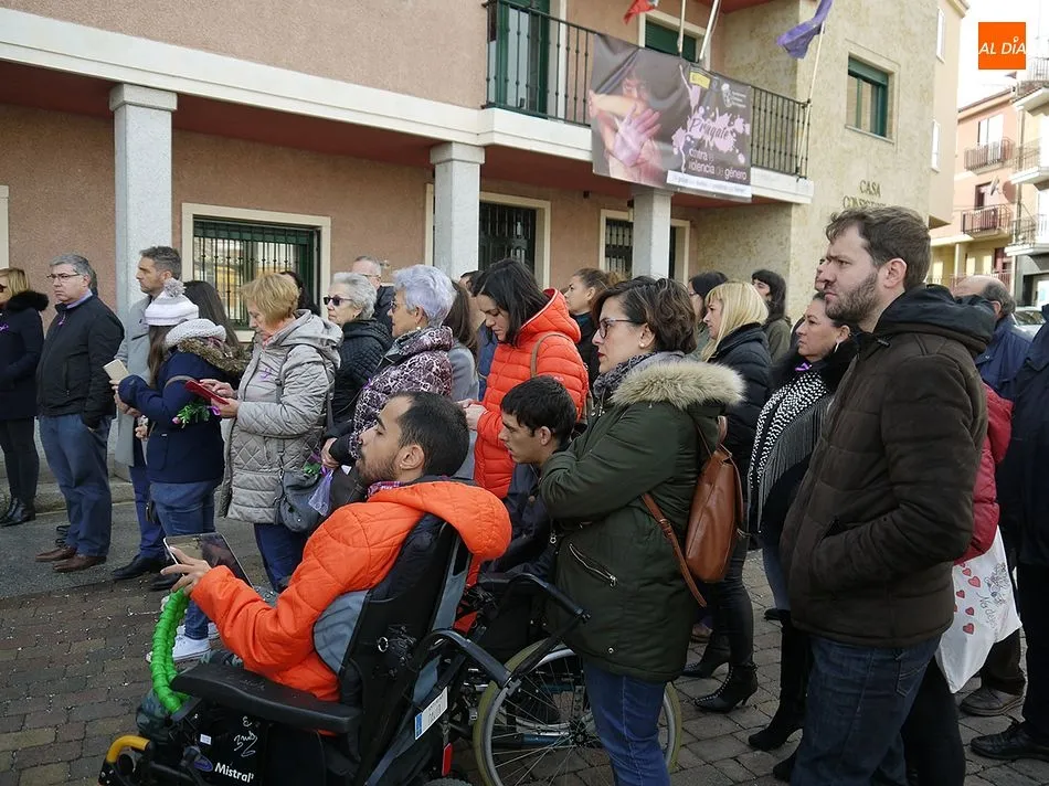 Foto 7 - Varias propuestas conmemoran el D&iacute;a Internacional contra la Violencia de G&eacute;nero en Carbajosa