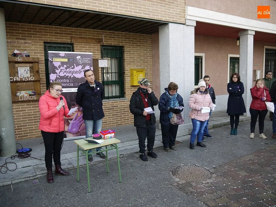 Foto 6 - Varias propuestas conmemoran el D&iacute;a Internacional contra la Violencia de G&eacute;nero en Carbajosa