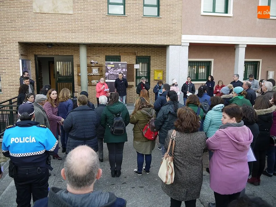 Foto 4 - Varias propuestas conmemoran el D&iacute;a Internacional contra la Violencia de G&eacute;nero en Carbajosa