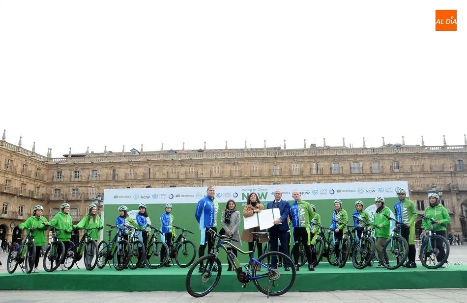 El equipo Moving for Climate NOW acompañado de Rubén Rodríguez, Miryam Rodríguez, Ana Belén Ríos, Carlos Sallé y Miguel Calvo.