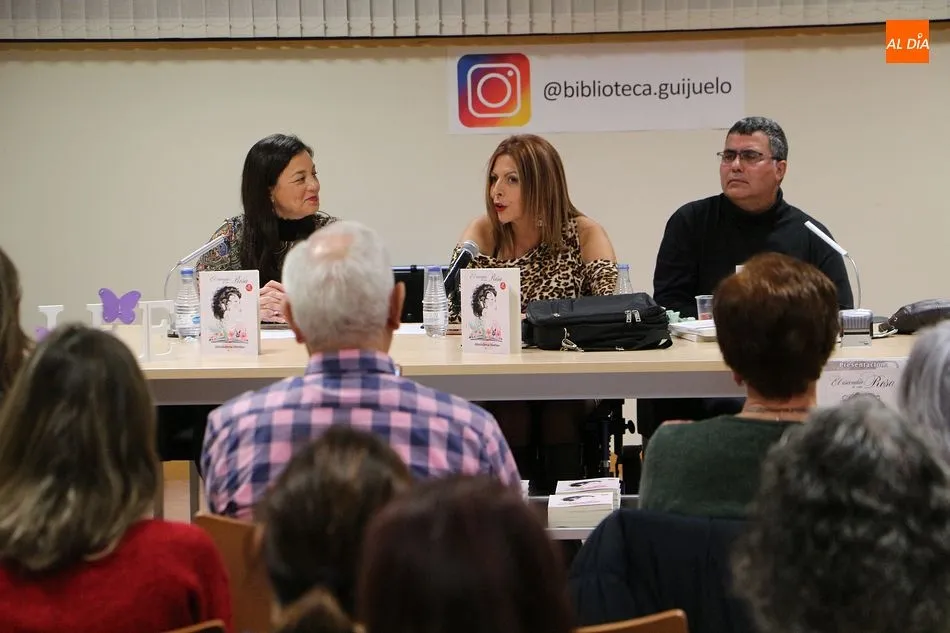 Foto 8 - Almudena Merino comparte su visi&oacute;n de la violencia de g&eacute;nero con los guijuelenses