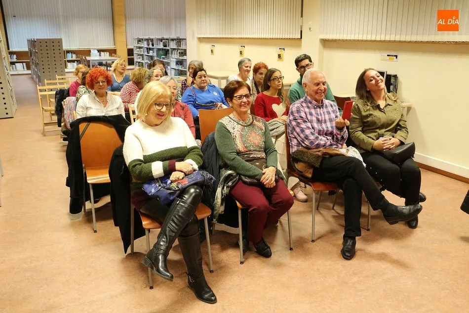 Foto 3 - Almudena Merino comparte su visi&oacute;n de la violencia de g&eacute;nero con los guijuelenses