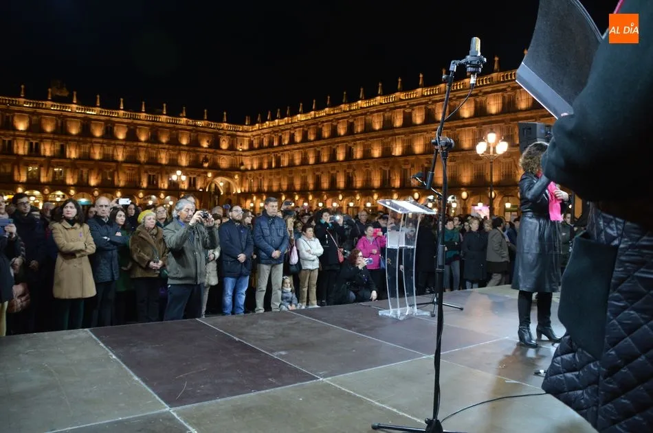 Foto 10 - Los salmantinos alzan la voz contra la violencia de g&eacute;nero  