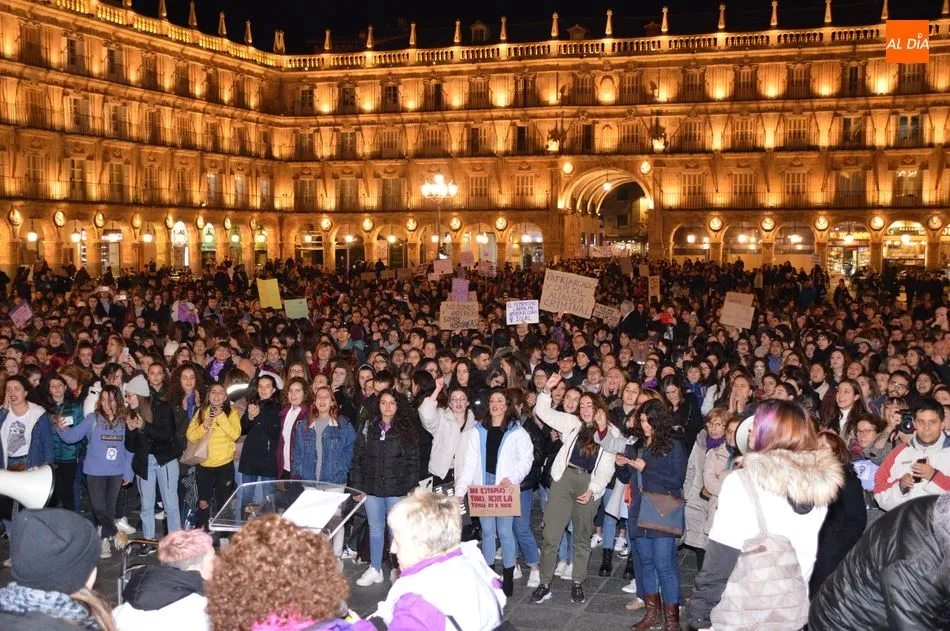 Foto 8 - Los salmantinos alzan la voz contra la violencia de g&eacute;nero  