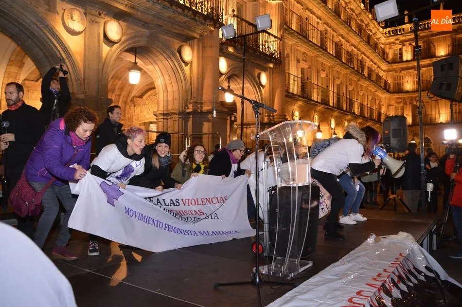 Foto 5 - Los salmantinos alzan la voz contra la violencia de g&eacute;nero  