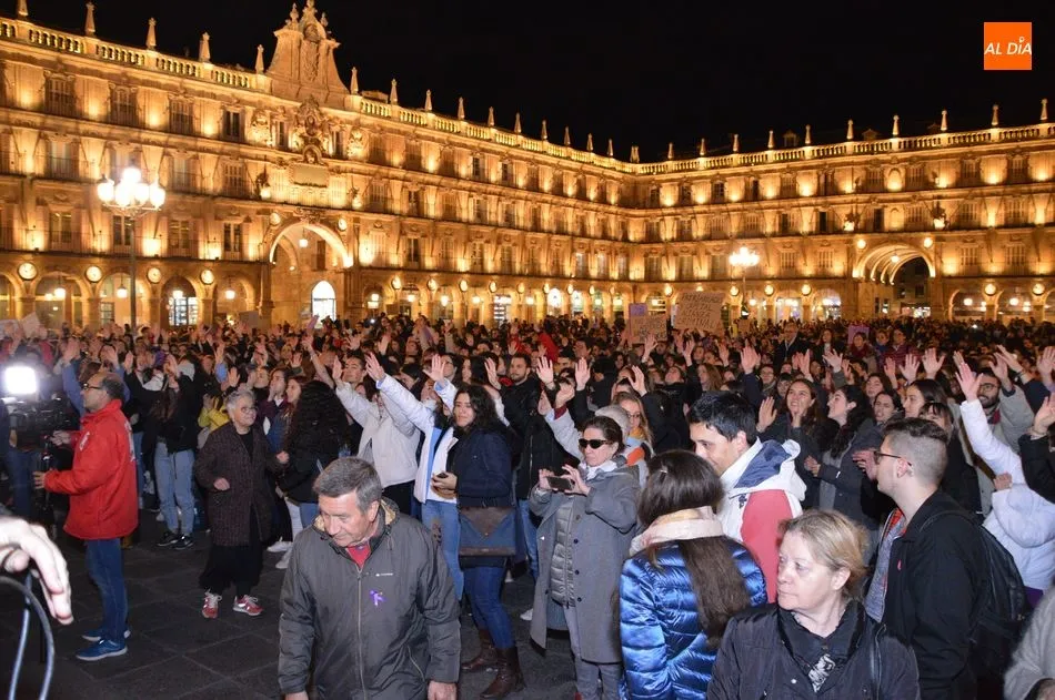 Foto 4 - Los salmantinos alzan la voz contra la violencia de g&eacute;nero  
