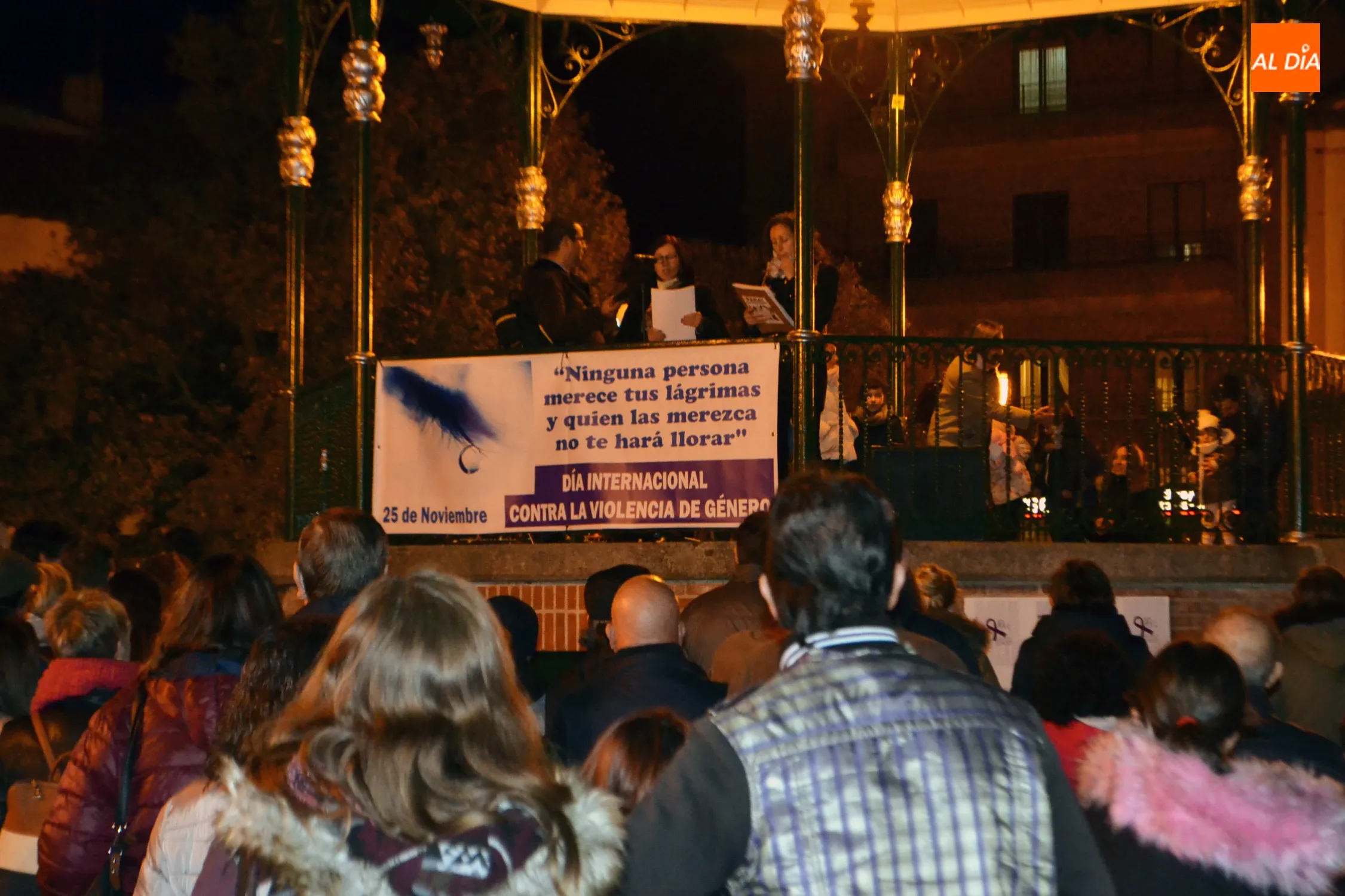 Foto 2 - Pe&ntilde;aranda alza su voz pidiendo unidad para acabar con la violencia de g&eacute;nero