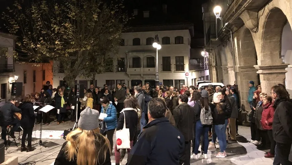 Acto de Amdeve contra la violencia hacia las mujeres