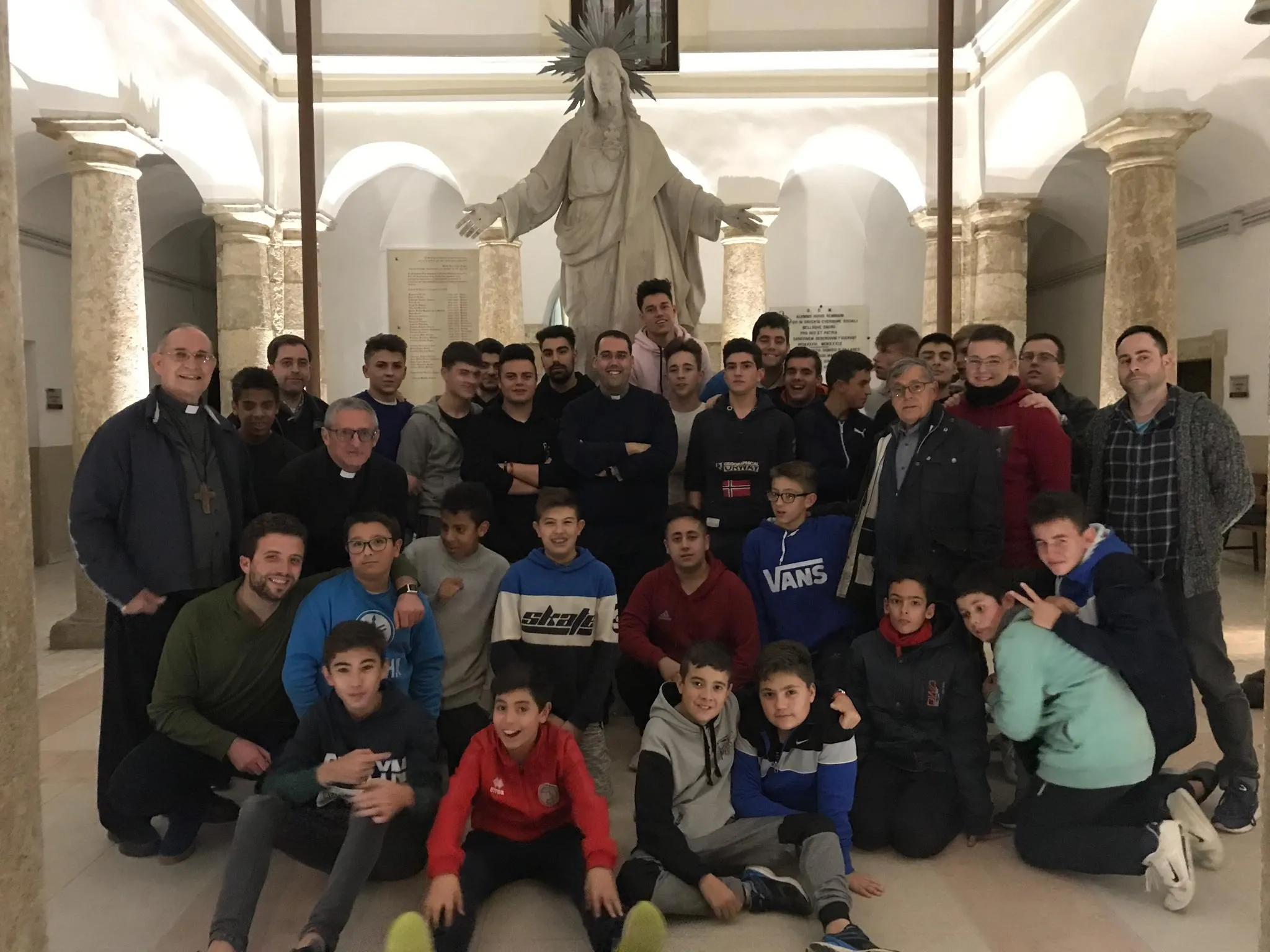 Foto 2 - Los actuales alumnos, protagonistas del arranque de la semana grande del Seminario  