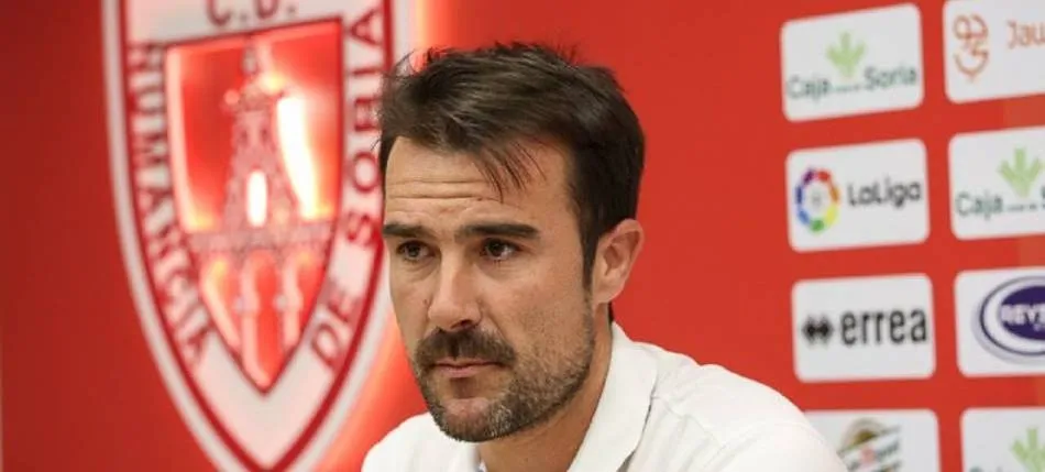 Aritz López Garai durante su presentación como técnico del Numancia / CD Numancia