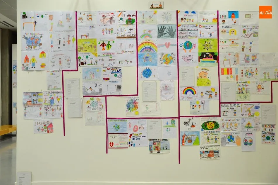 Foto 4 - El Charro acoge una exposici&oacute;n de dibujos escolares por el D&iacute;a Universal de la Infancia