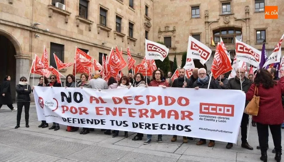 Concentración de CCOO y UGT en la Gran Vía contra esta sentencia del Constitucional. Foto de Lydia González