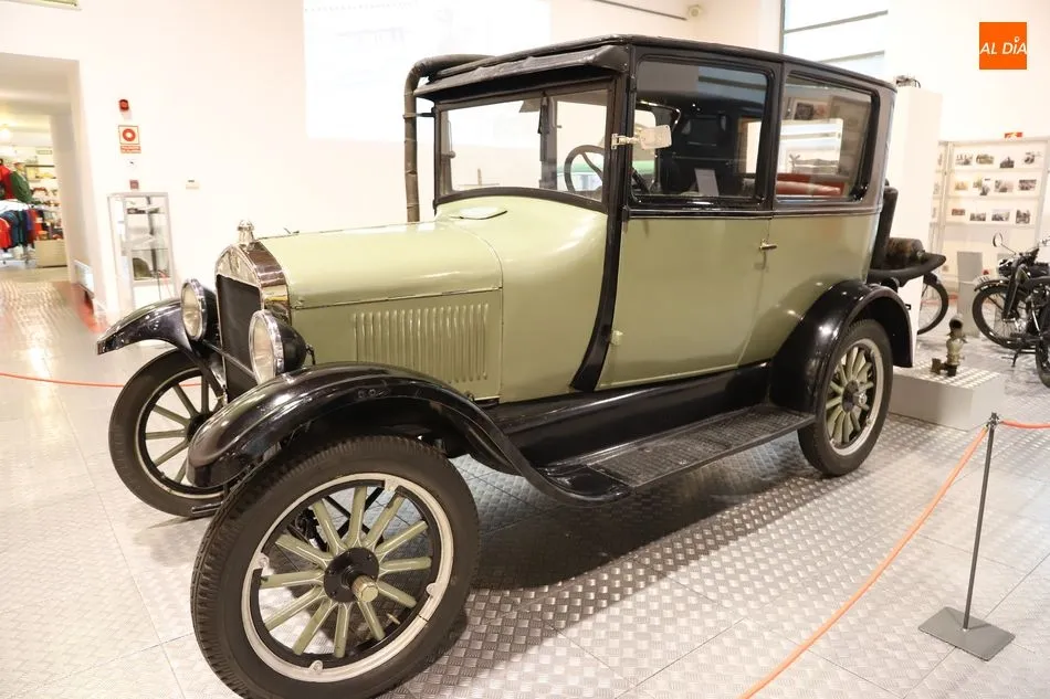 Foto 10 - El Museo de Automoci&oacute;n acoge una muestra con 16 veh&iacute;culos relacionados con la&nbsp;Guerra Civil  