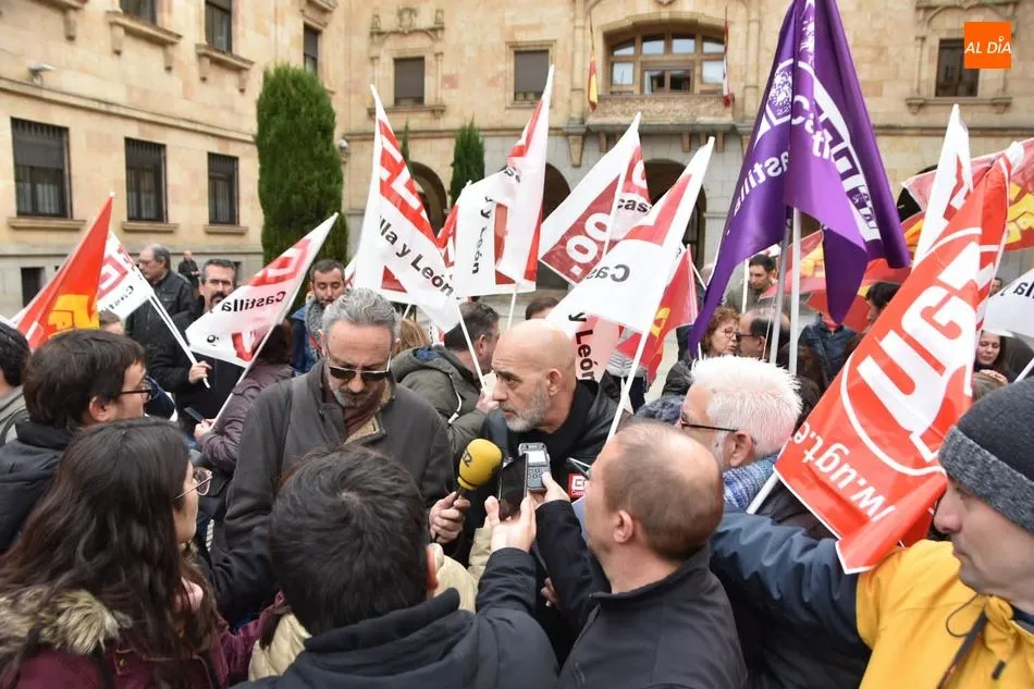 Foto 5 - Protestas de UGT y CCOO por la sentencia del Constitucional, que habilita el despido objetivo por...