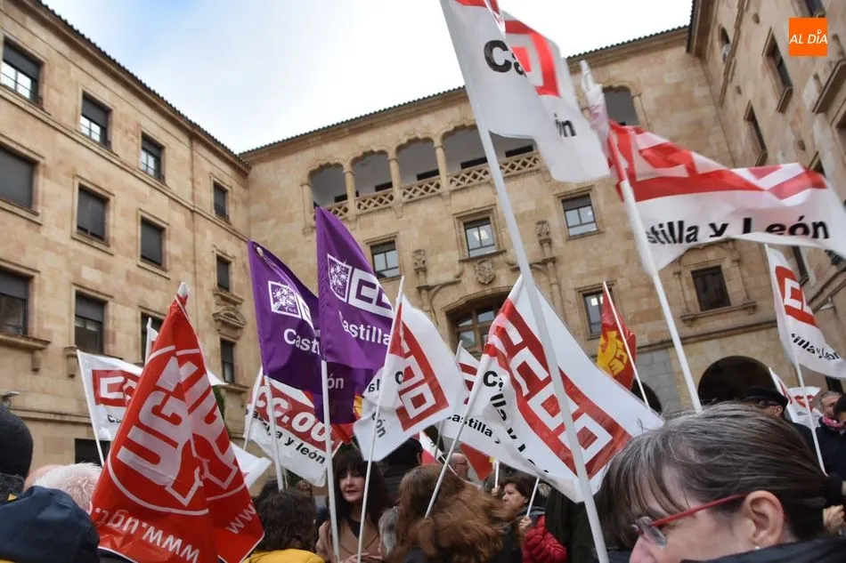 Foto 3 - Protestas de UGT y CCOO por la sentencia del Constitucional, que habilita el despido objetivo por...