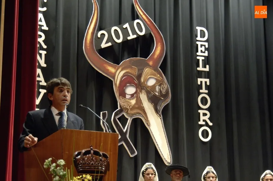 Victorino Martín durante su pregón para la Asociación Charra del Caballo en el año 2010 | Foto Adrián Martín