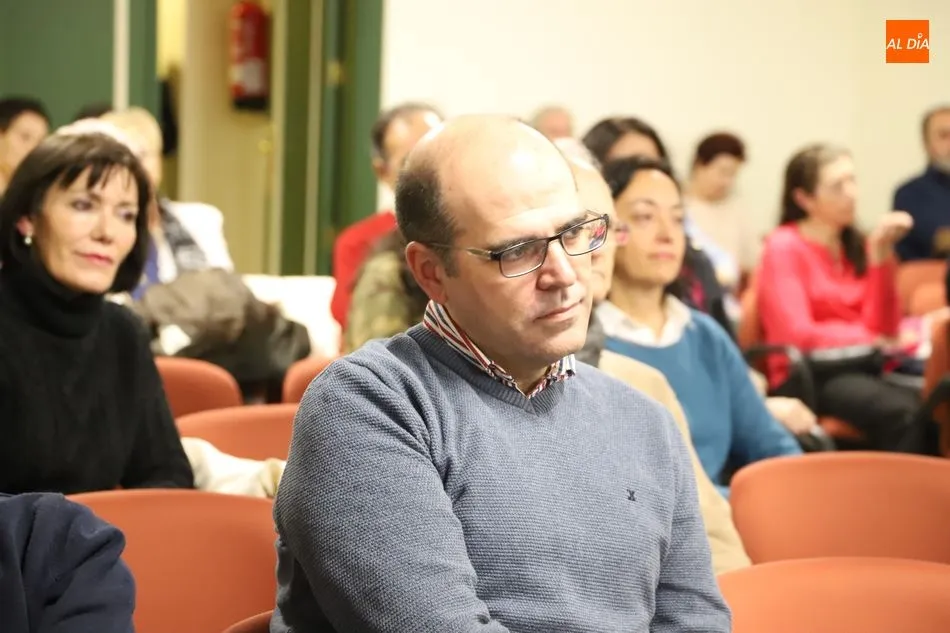 Foto 5 - Jero Hern&aacute;ndez acompa&ntilde;a a Marina G. Torr&uacute;s en la presentaci&oacute;n de su novela &lsquo;Azul Venezia&rsquo;