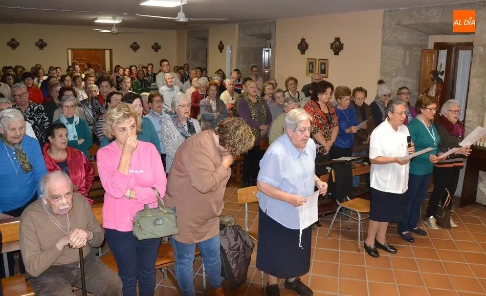 Multitudinaria despedida de la novena en honor a la Virgen de la Medalla Milagrosa  
