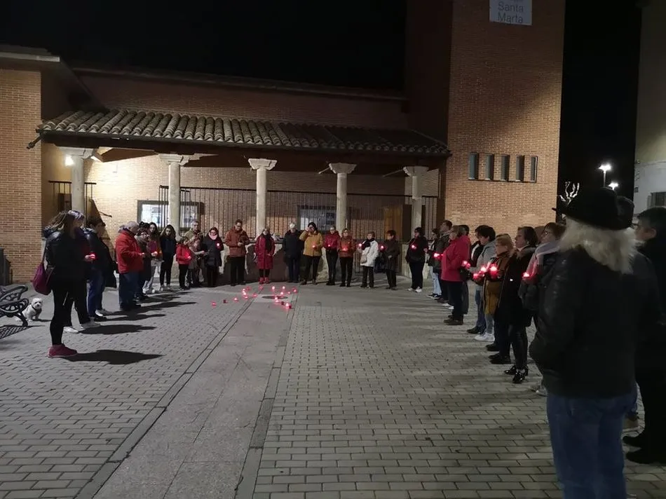 Foto 4 - La Asociaci&oacute;n Tierno Galv&aacute;n de Santa Marta condena la violencia machista