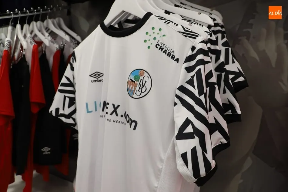 La primera equipación del Salamanca UDS