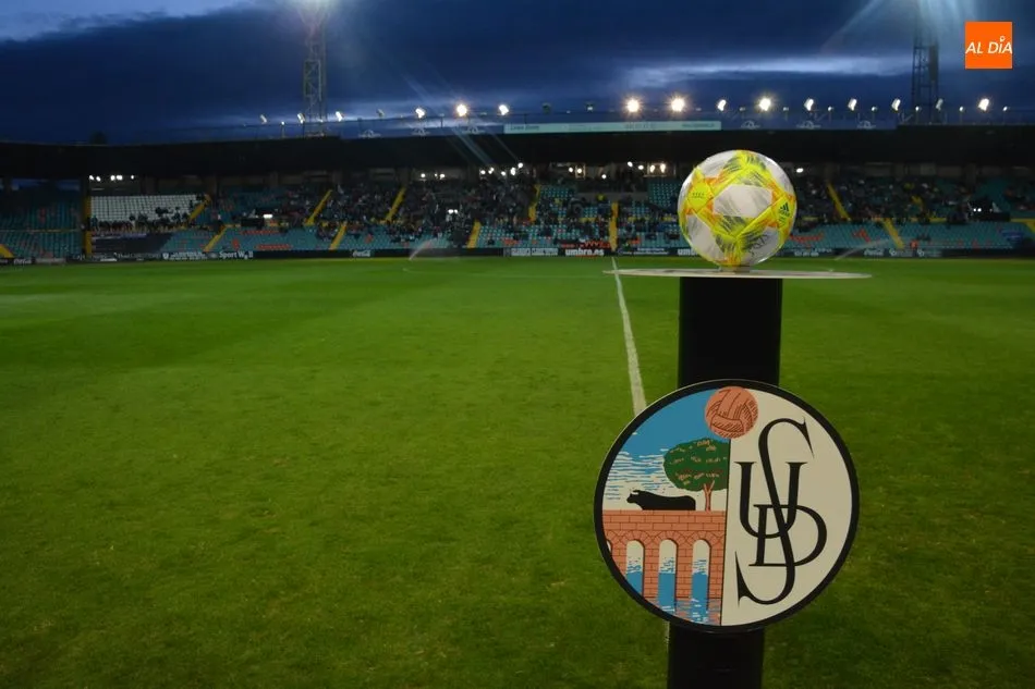 El balón del partido, en el Helmántico