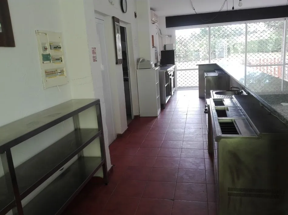 Foto 2 - Monterrubio de Armu&ntilde;a busca adjudicatario para la explotaci&oacute;n del bar de la piscina