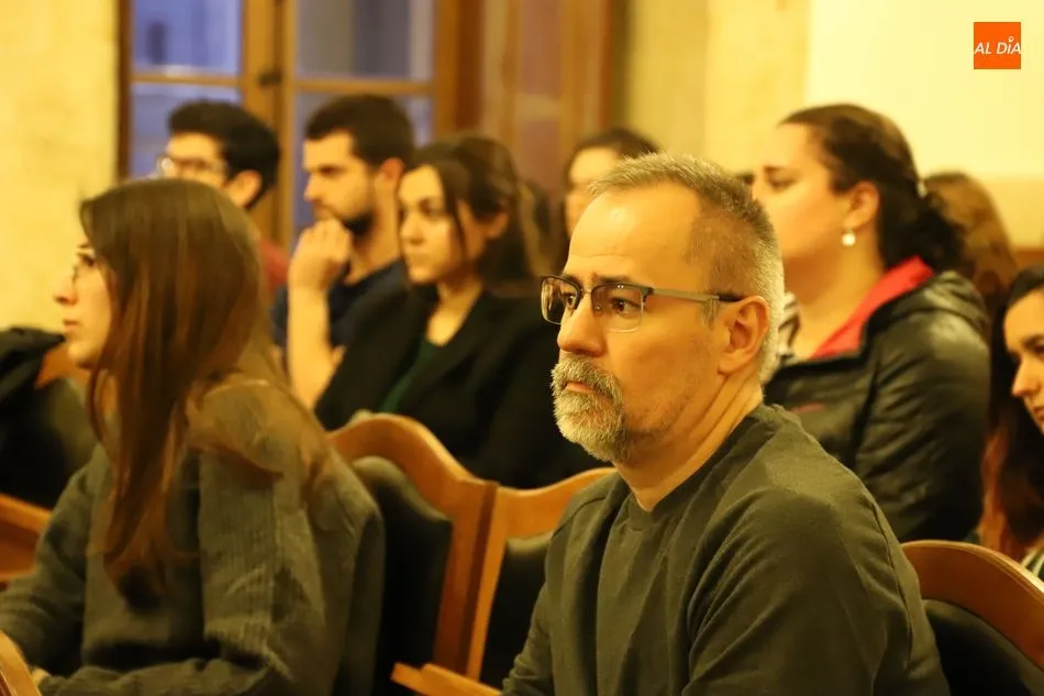 Foto 7 - Fernando Mart&iacute;nez-Vara imparte la ponencia &lsquo;Espa&ntilde;a y Polonia en la memoria jud&iacute;a de Europa&rsquo;