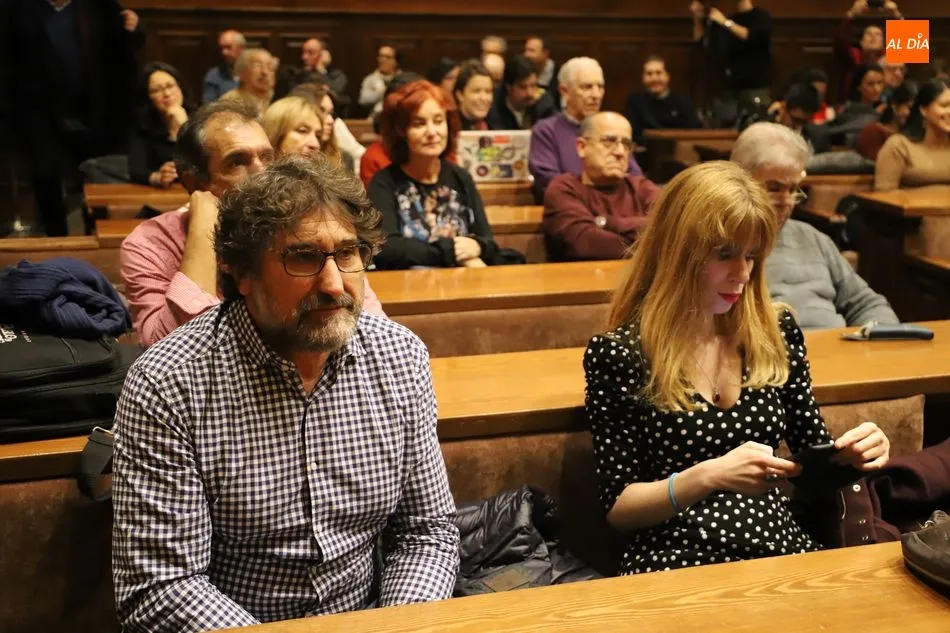 Foto 5 - El ciclo &lsquo;Di&aacute;logos sobre Catalu&ntilde;a&rsquo; ofrece un debate entre Gonzalo Quintero&nbsp;y Guillermo...