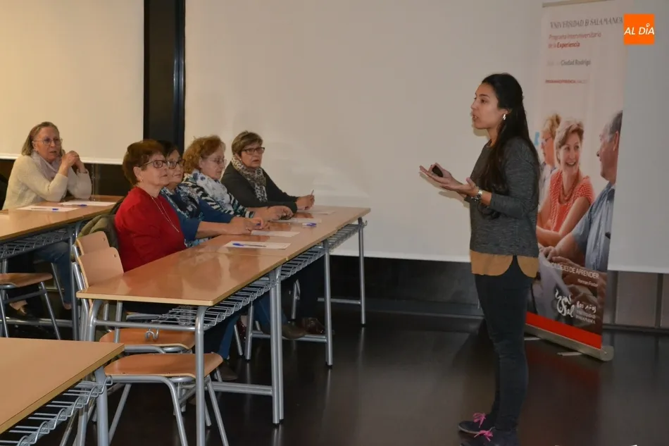 Concluye el ciclo de charlas ‘Por ti mism@’ impartido por Virginia Hernández  