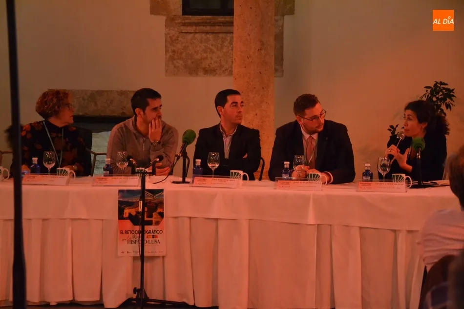 Foto 7 - El grupo Alcandora remata una larga jornada en la que Javier P&eacute;rez Andr&eacute;s invit&oacute; a...