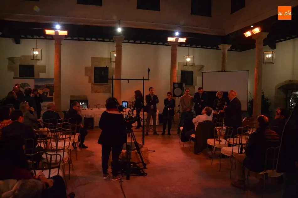 Foto 5 - El grupo Alcandora remata una larga jornada en la que Javier P&eacute;rez Andr&eacute;s invit&oacute; a...