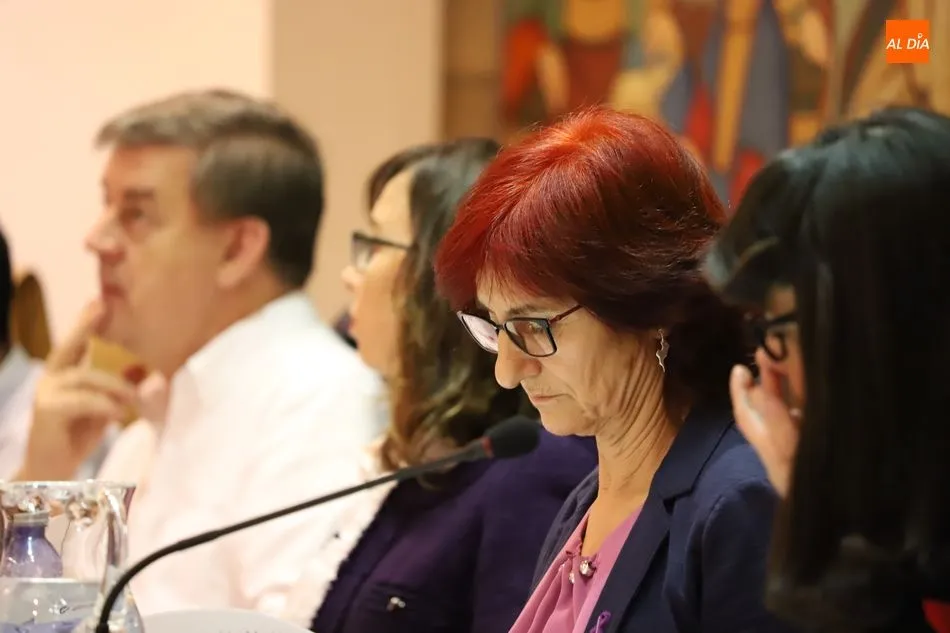 Foto 7 - El pleno del Ayuntamiento de Salamanca ratifica las Medallas de Oro para CES y C&aacute;ritas Diocesana
