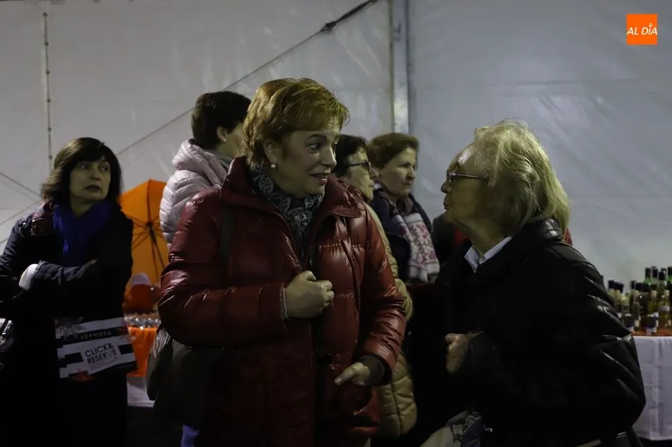 Foto 11 - Ana Su&aacute;rez e Isabel Mac&iacute;as acuden al&nbsp;&lsquo;XXIV Rastrillo de los Pobres&rsquo;