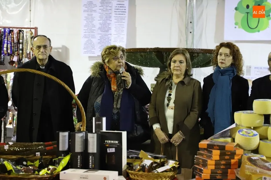 Foto 5 - Ana Su&aacute;rez e Isabel Mac&iacute;as acuden al&nbsp;&lsquo;XXIV Rastrillo de los Pobres&rsquo;