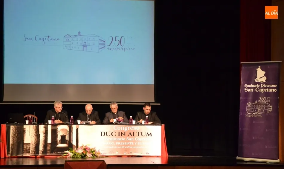 Foto 4 - El Seminario se reivindica como &ldquo;foco de luz y esperanza en esta tierra tan alejada&rdquo;  