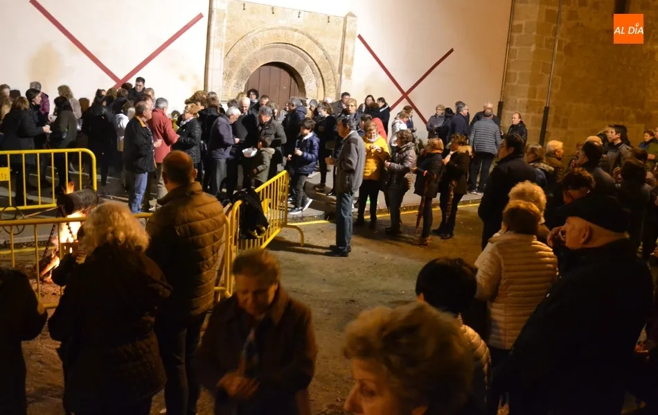 Foto 2 - Enorme &eacute;xito de la Carbochada callejera de la Parroquia de San Andr&eacute;s  