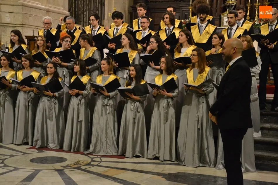 Foto 8 - Brillante cierre del Congreso del Seminario con las voces del Coro Tom&aacute;s Luis de Victoria  