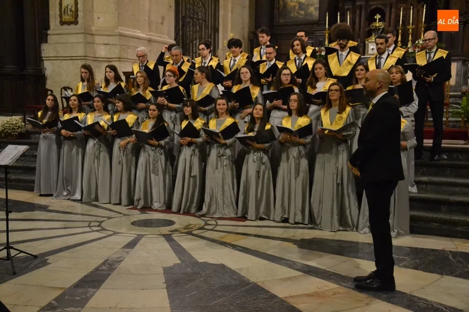 Foto 9 - Brillante cierre del Congreso del Seminario con las voces del Coro Tom&aacute;s Luis de Victoria  