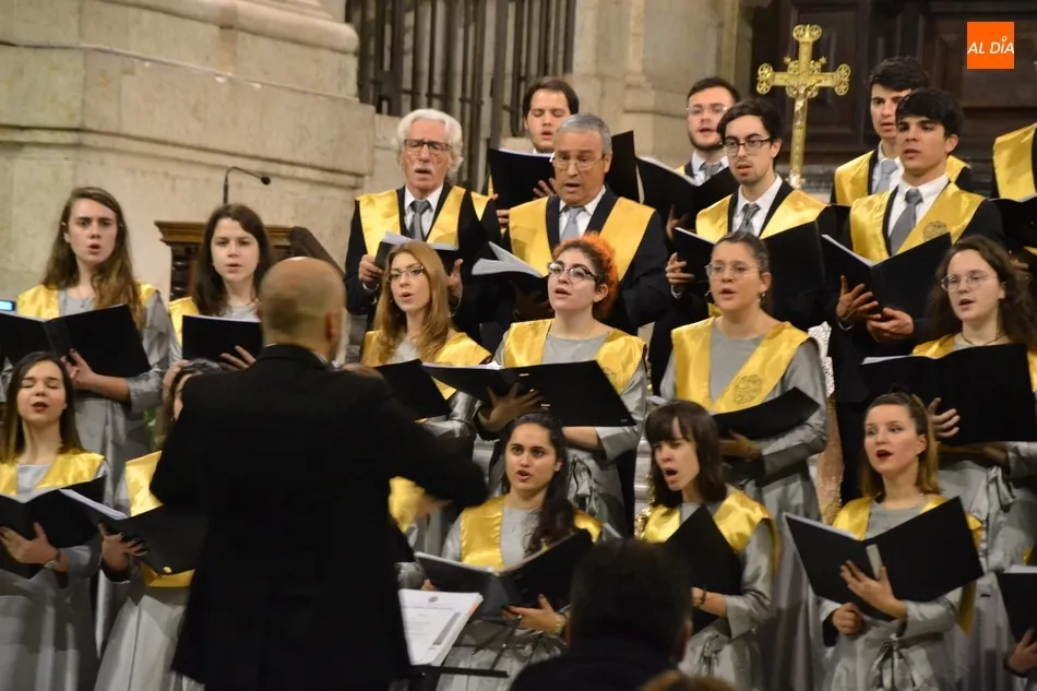 Foto 5 - Brillante cierre del Congreso del Seminario con las voces del Coro Tom&aacute;s Luis de Victoria  
