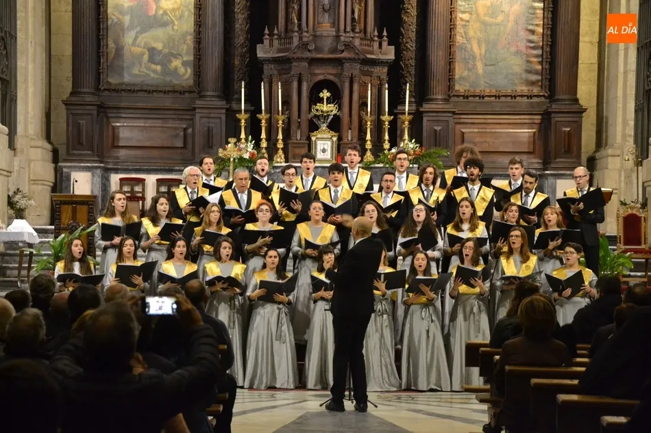 Foto 3 - Brillante cierre del Congreso del Seminario con las voces del Coro Tom&aacute;s Luis de Victoria  