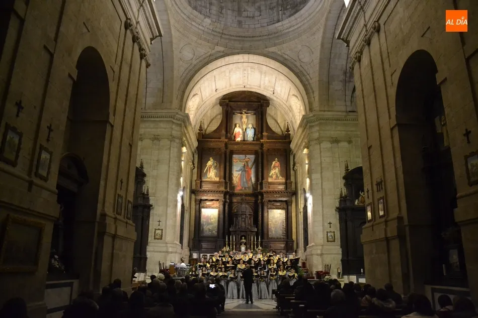Foto 4 - Brillante cierre del Congreso del Seminario con las voces del Coro Tom&aacute;s Luis de Victoria  